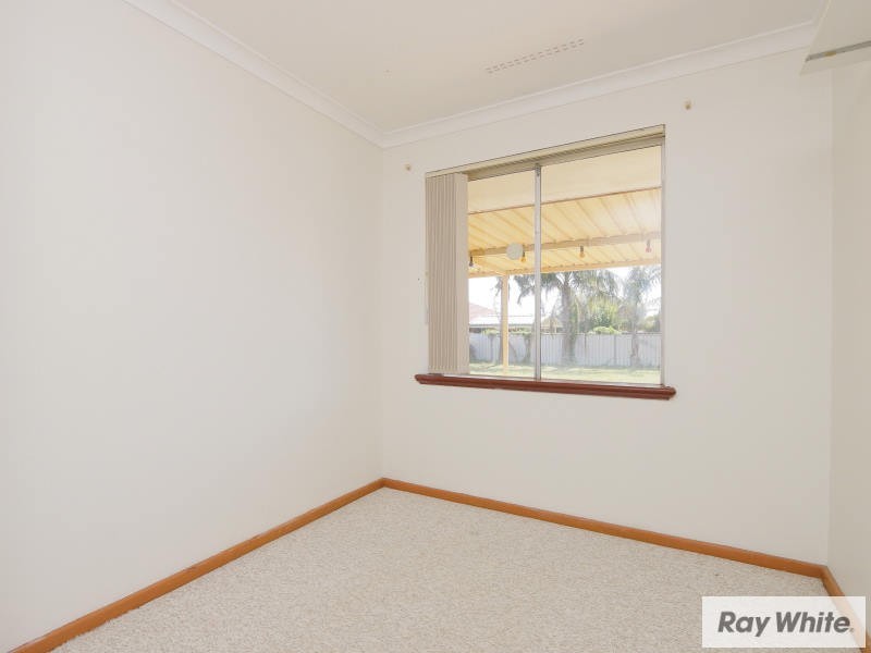 29 Longhurst Way, Queens Park WA 6107