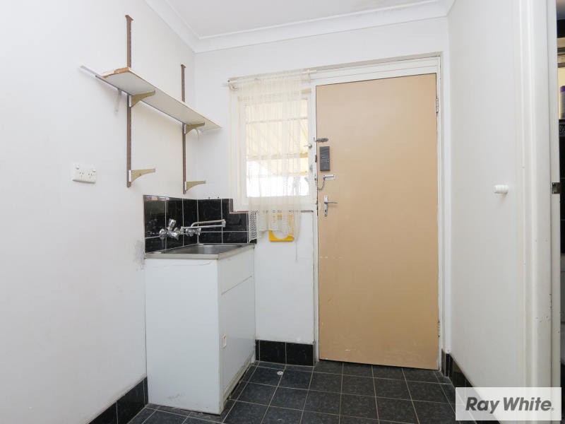 29 Longhurst Way, Queens Park WA 6107