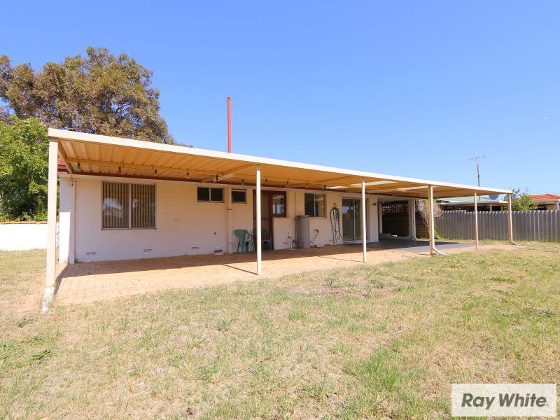 29 Longhurst Way, Queens Park WA 6107