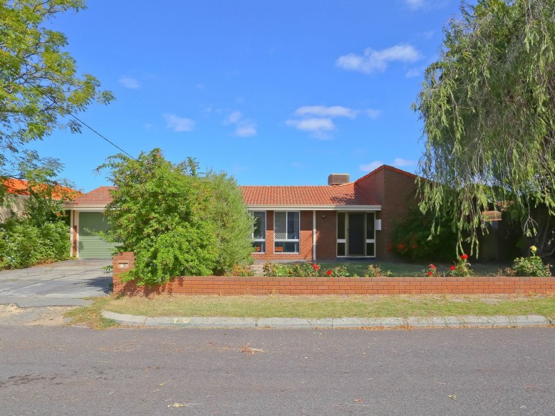 19 Walton Street, Queens Park WA 6107