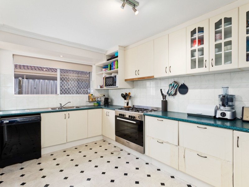 19 Walton Street, Queens Park WA 6107