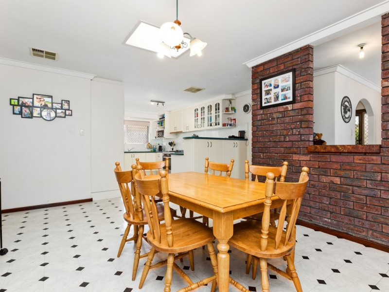 19 Walton Street, Queens Park WA 6107