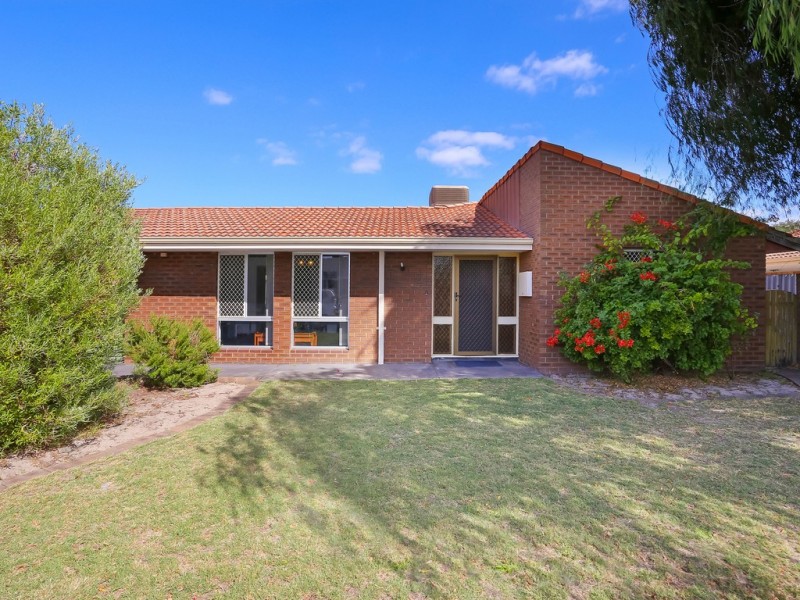 19 Walton Street, Queens Park WA 6107