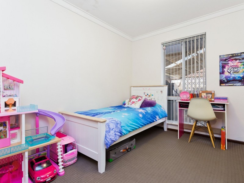 19 Walton Street, Queens Park WA 6107