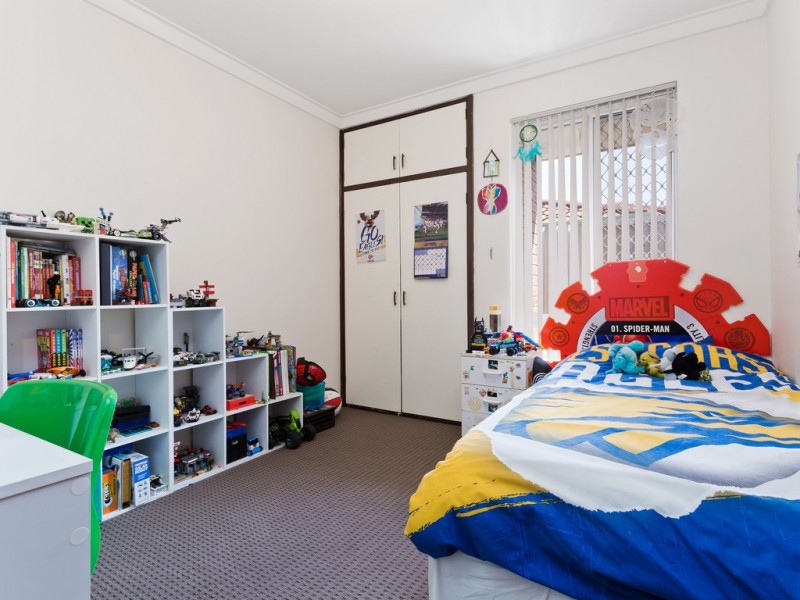 19 Walton Street, Queens Park WA 6107