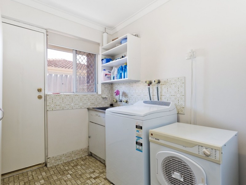 19 Walton Street, Queens Park WA 6107