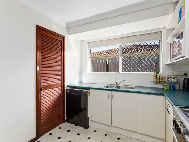 19 Walton Street, Queens Park WA 6107