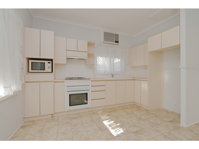 3 Bagoda Street, Queens Park WA 6107