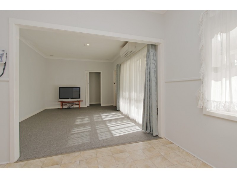 3 Bagoda Street, Queens Park WA 6107