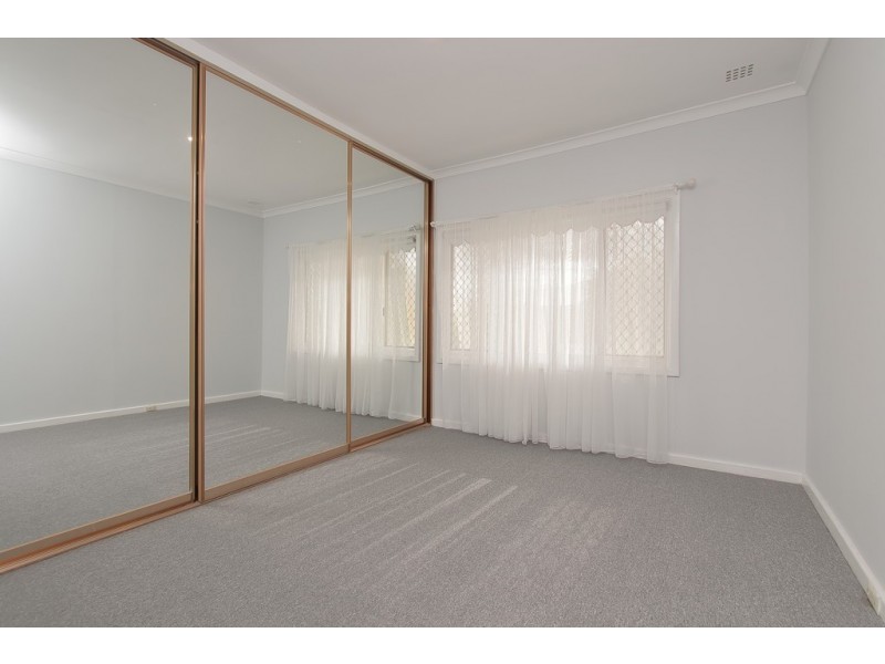 3 Bagoda Street, Queens Park WA 6107