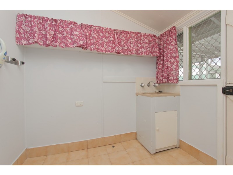 3 Bagoda Street, Queens Park WA 6107