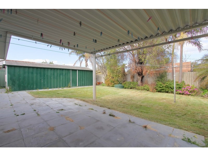 3 Bagoda Street, Queens Park WA 6107