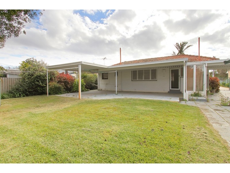 3 Bagoda Street, Queens Park WA 6107