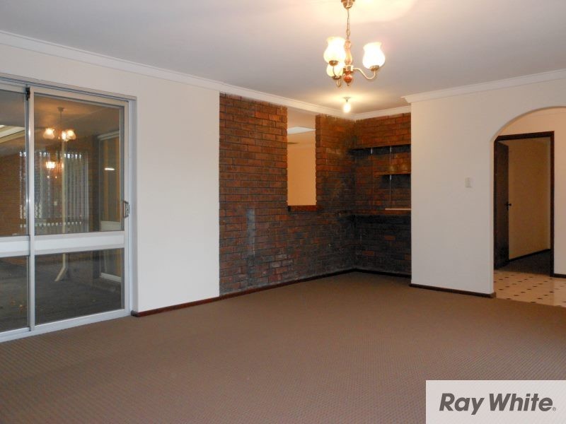 19 Walton Street, Queens Park WA 6107