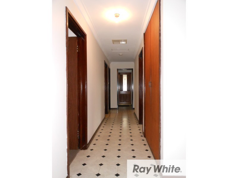 19 Walton Street, Queens Park WA 6107