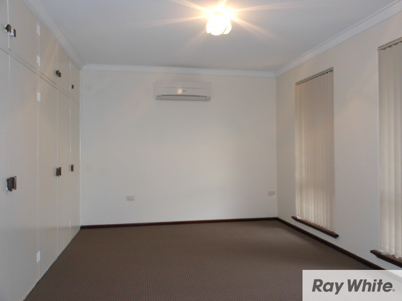 19 Walton Street, Queens Park WA 6107