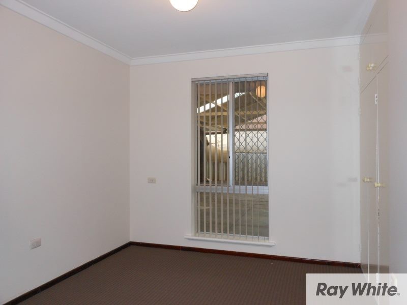 19 Walton Street, Queens Park WA 6107