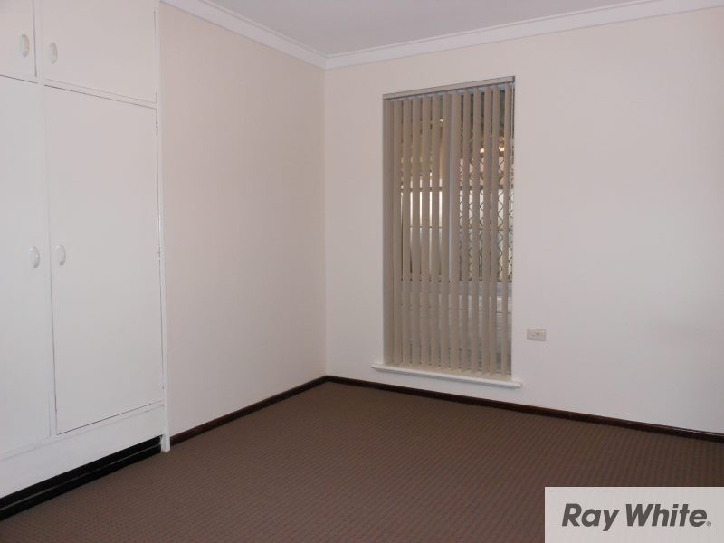 19 Walton Street, Queens Park WA 6107