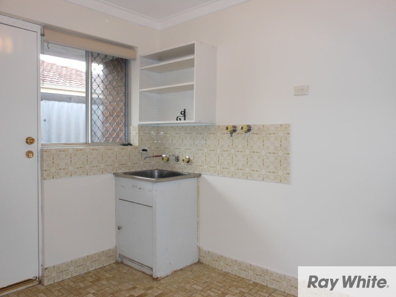 19 Walton Street, Queens Park WA 6107