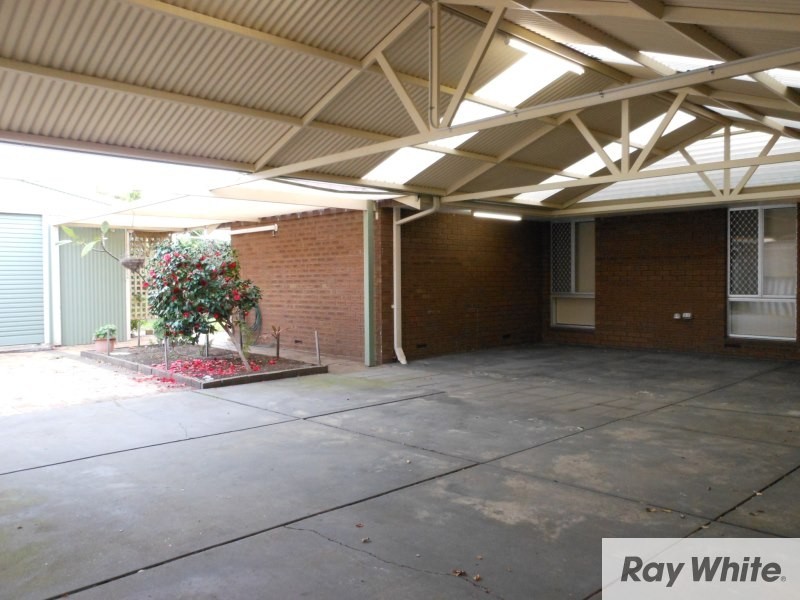 19 Walton Street, Queens Park WA 6107