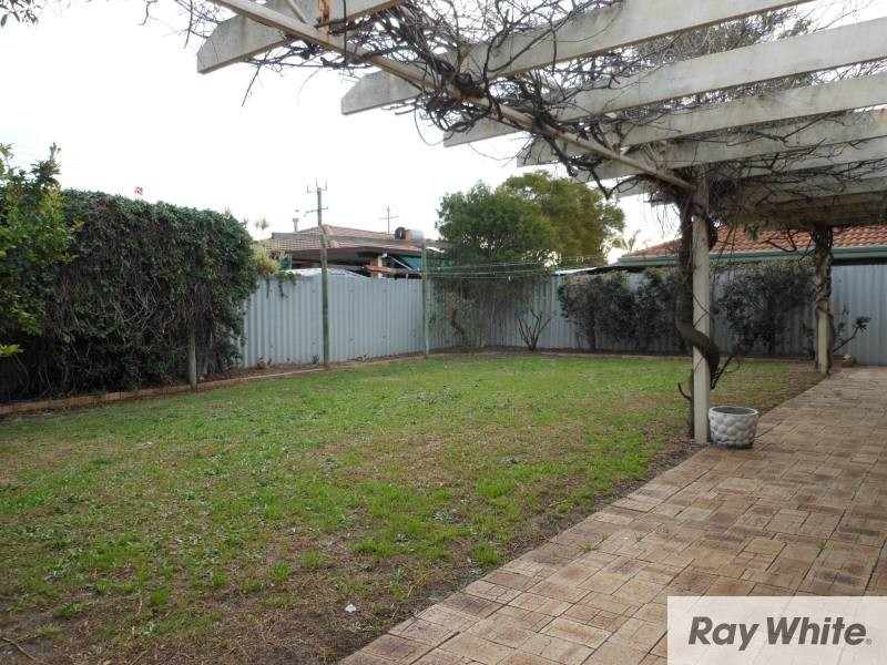 19 Walton Street, Queens Park WA 6107