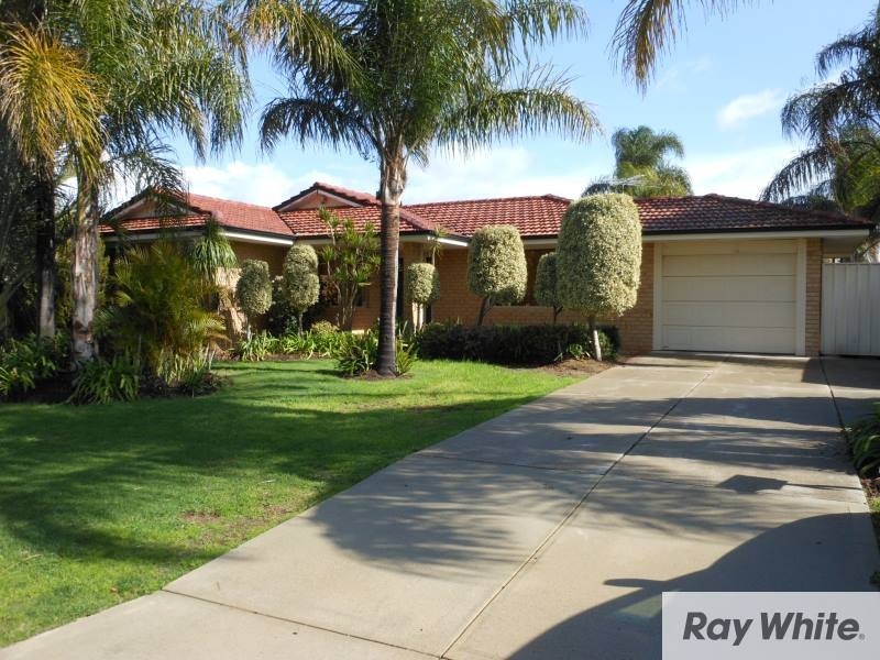 252 Wharf Street, Queens Park WA 6107