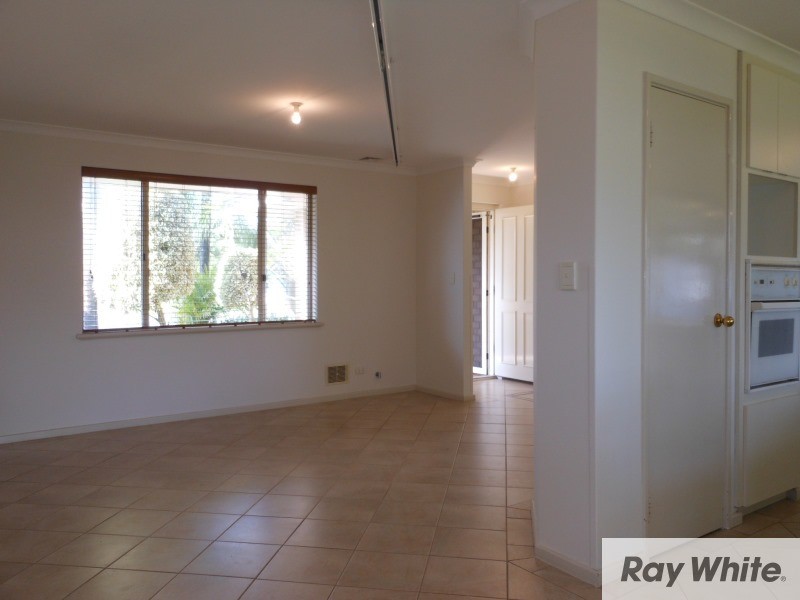 252 Wharf Street, Queens Park WA 6107