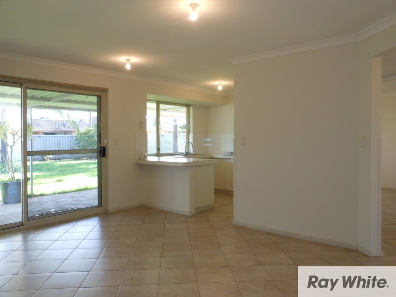 252 Wharf Street, Queens Park WA 6107