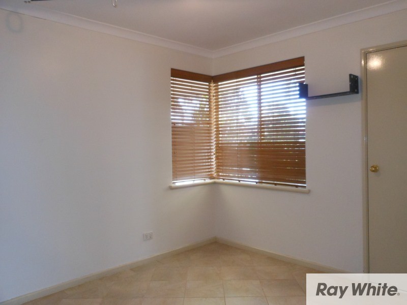 252 Wharf Street, Queens Park WA 6107