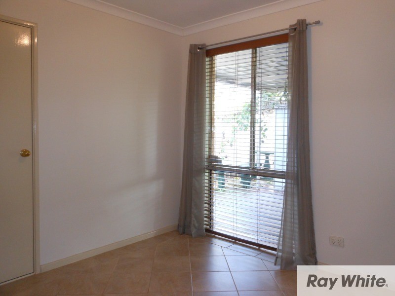 252 Wharf Street, Queens Park WA 6107