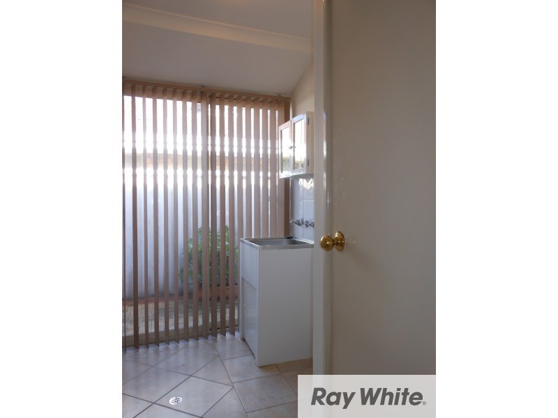 252 Wharf Street, Queens Park WA 6107