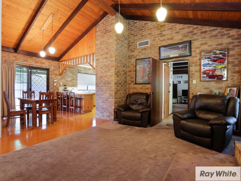 32 Dawson Avenue, Forrestfield WA 6058