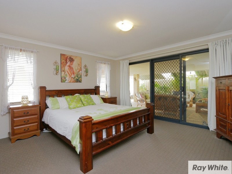 22 Lenihan Corner, Wattle Grove WA 6107