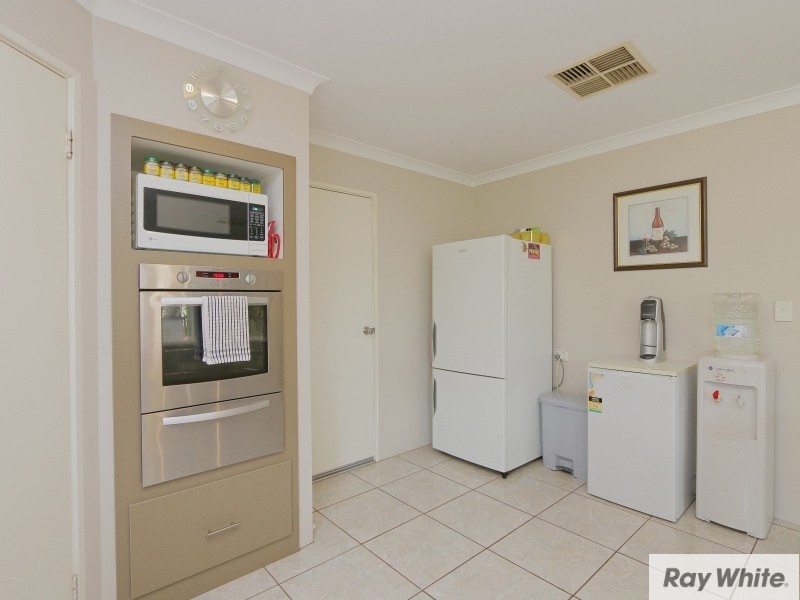 22 Lenihan Corner, Wattle Grove WA 6107