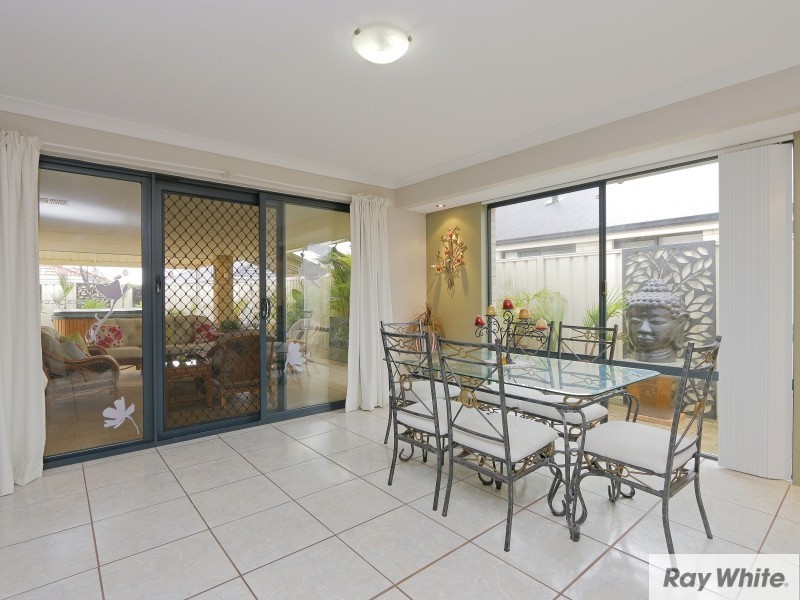 22 Lenihan Corner, Wattle Grove WA 6107