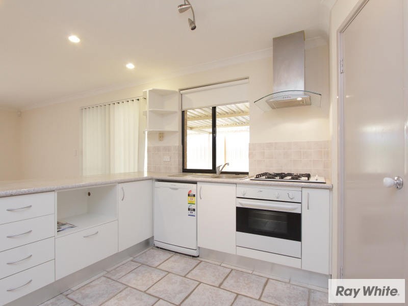 84 Thomas Street, Queens Park WA 6107