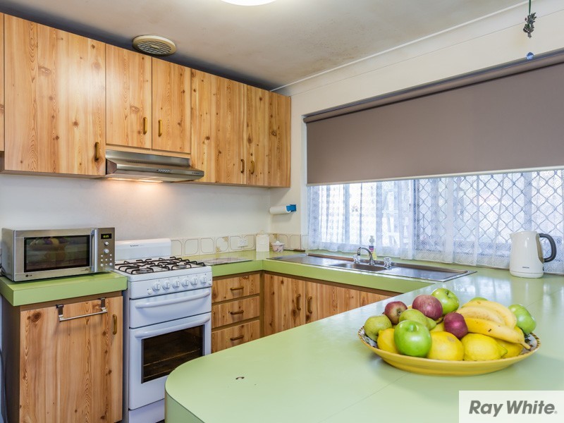 6 Banksia Road, Camillo WA 6111