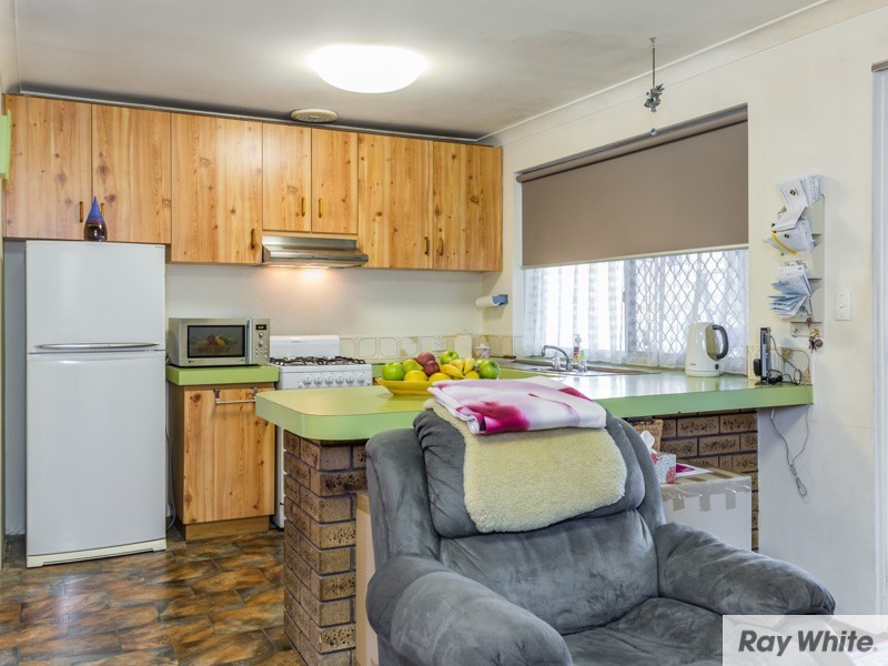 6 Banksia Road, Camillo WA 6111