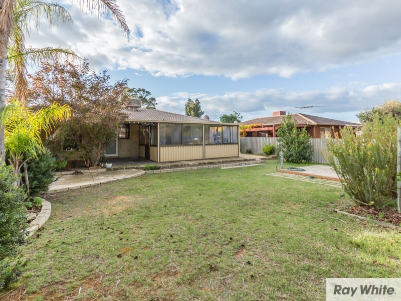 6 Banksia Road, Camillo WA 6111