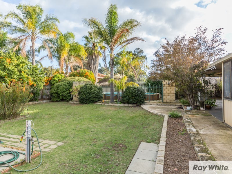 6 Banksia Road, Camillo WA 6111