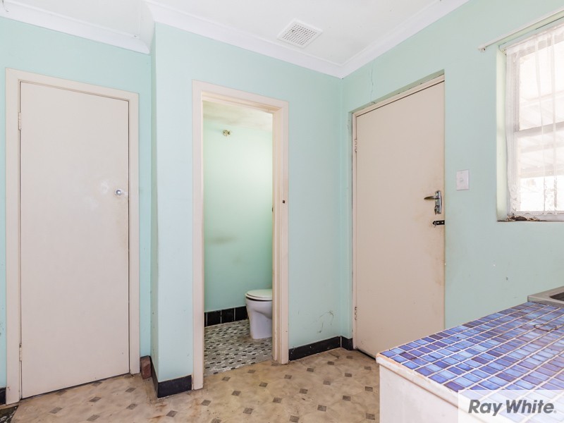 48 Derry Avenue, Mount Nasura WA 6112