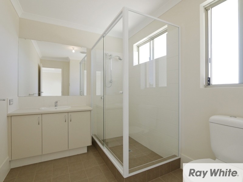 2/3 Civic Gardens, Cannington WA 6107