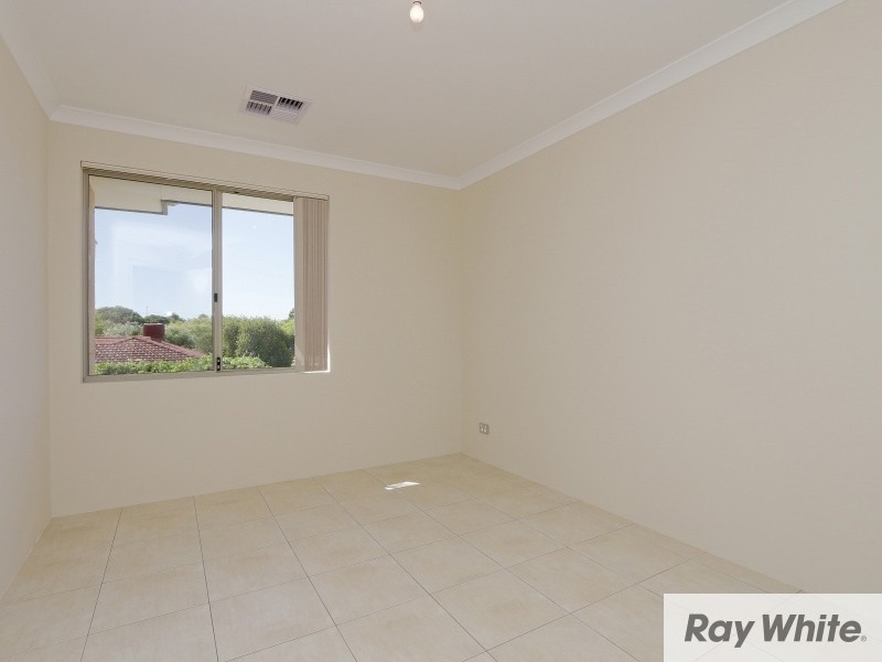 2/3 Civic Gardens, Cannington WA 6107