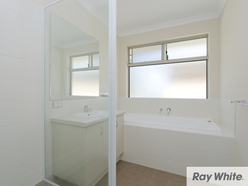 2/3 Civic Gardens, Cannington WA 6107