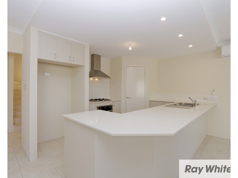 3B Civic Gardens, Cannington WA 6107