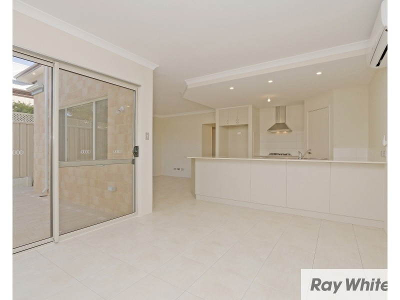 3B Civic Gardens, Cannington WA 6107