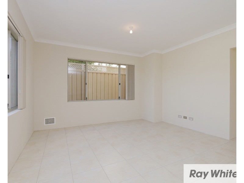 3B Civic Gardens, Cannington WA 6107