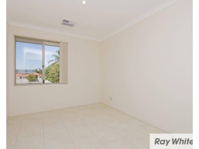 3B Civic Gardens, Cannington WA 6107