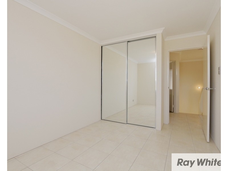 3B Civic Gardens, Cannington WA 6107
