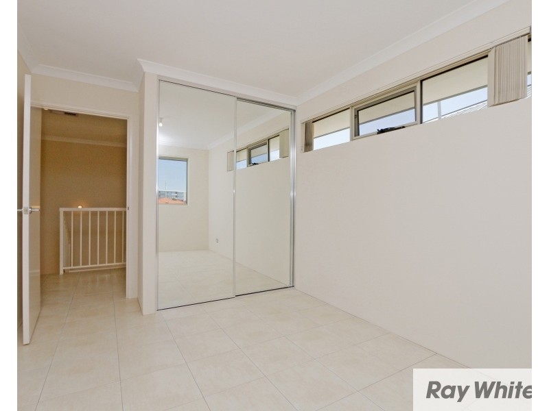 3B Civic Gardens, Cannington WA 6107